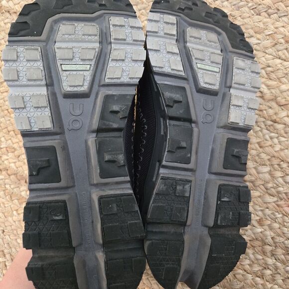 WoMen’s On Running Cloudaway 2 Black Cloud Shoes Size 9.5WOMENS/ 7.5MENS *FLAWED main image 4